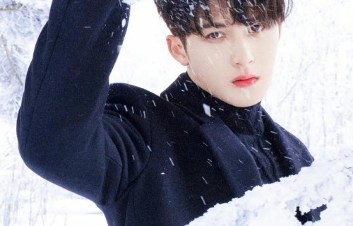 檀健次雪中大片:氛围感拉满～