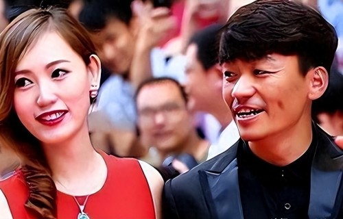 牡丹花下死！送走马蓉又迎冯清，43岁王宝强，终究栽进＂女人坑＂ 