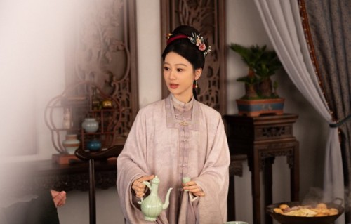 杨紫素衣造型诠释李祯神性观音