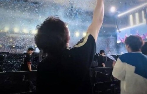 王铮亮的音乐与友情从忙碌的工作到张杰演唱会,生活因音乐而精彩