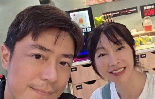 霍建华一个人吃火锅被偶遇,46岁素颜发福有白头发,人均75元节俭|林心如|女儿|小海豚|林志颖|夫妻