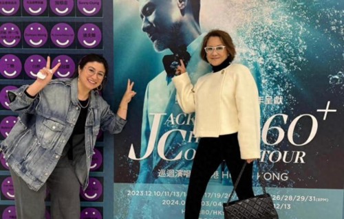 甄妮38岁女儿近况曝光，长居美国做幕后工作，身宽体胖长得像母亲