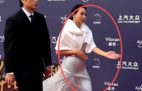 这跟不穿有啥区别？张萌开叉到胃，文咏珊副乳松弛，张天爱大又挺 