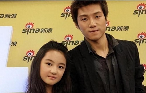 12岁官宣恋爱，等她长大就结婚，如今两人怎样了