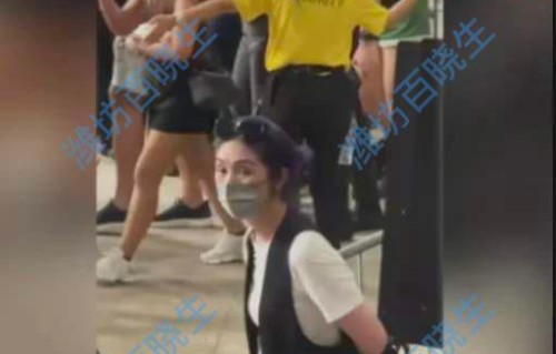 女孩演唱会偶遇杨千嬅：一场奇妙的双向奔赴|粉丝|偶像|追星|锦鲤|音乐