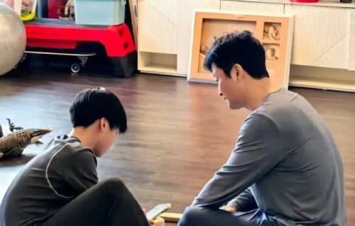 吴京本人对于外界热议他带娃一事是如何回应的？