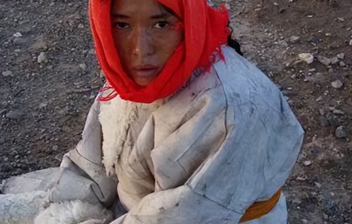 她曾将黄渤吻到害羞, 与导演同居12年遭抛弃, 如今低调结婚身价40亿 