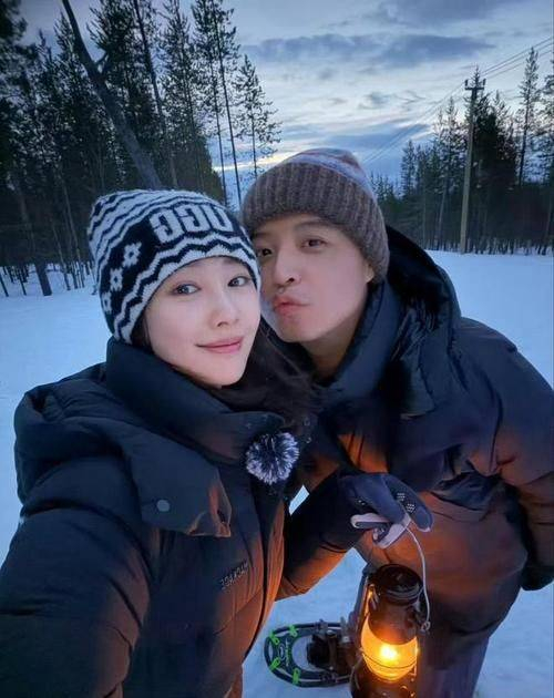  如今，38岁的李纯在事业上稳步前行，婚姻生活也充满了幸福与圆满。她与马頔用反套路的婚姻方式证明了，幸福的定义从来没有统一的标准——不被形式化的仪式束缚，不被世俗观念定义，只要忠于内心的感受，珍惜彼此的陪伴，那就是最美好的模样。随着综艺的持续播出，这对夫妻的甜蜜互动将继续给观众带来更多惊喜，也让网友们更加期待李纯未来的演艺作品与生活动态。