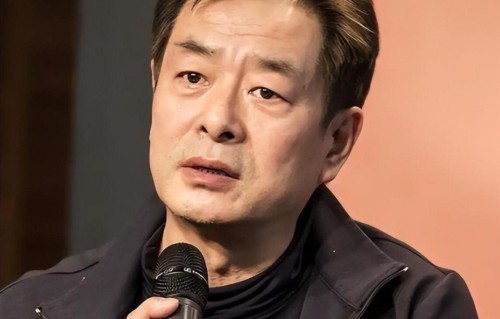晚节难守？72岁濮存昕力荐外孙女入圈，全网怒批：尖嘴猴腮求放过
