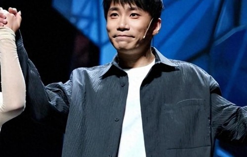 彻底藏不住了，何九华承认自己当爹，称孩子已2岁，王鸥回应打脸