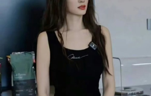 王濛的队友李小冉等人对她这次紧张的表现有何反应？