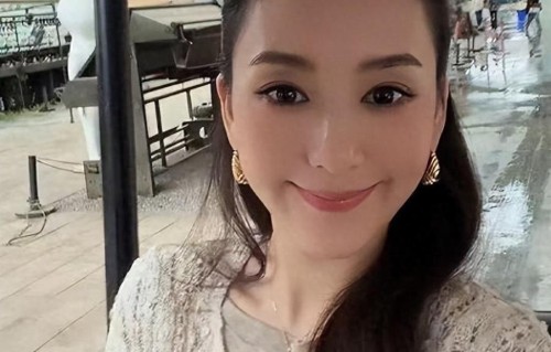 没想到，住男生单人间风波还没结束，方媛竟迎来另一个坏消息