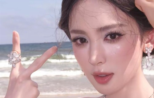 古力娜扎被镜头怼脸20秒！这生图杀手的底气