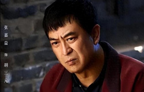 央媒发文，张嘉益再破天花板，与王海燕离婚传闻早已