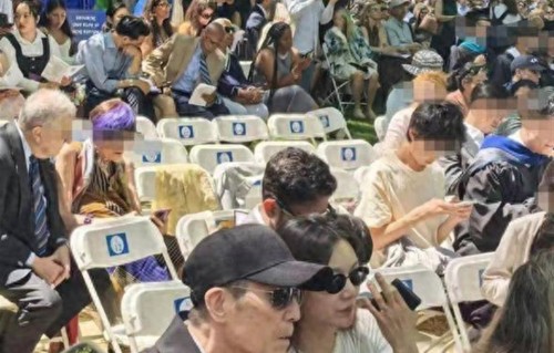 央媒高调发文官宣张艺谋新身份，全家移民改国籍谣言不攻自破！
