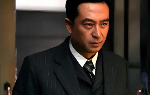 38岁嫁二婚张嘉益，41岁为他生女，如今夫妻俩因主角同上央视
