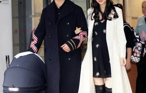 黄晓明接妻儿出院 Baby状态特别好——中国青年网|Angelababy|腾讯娱乐|小海绵|资料图|医院