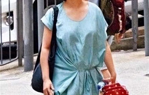 因前夫公开抹黑，她从玉女到欲女事业尽毁，如今低调复出
