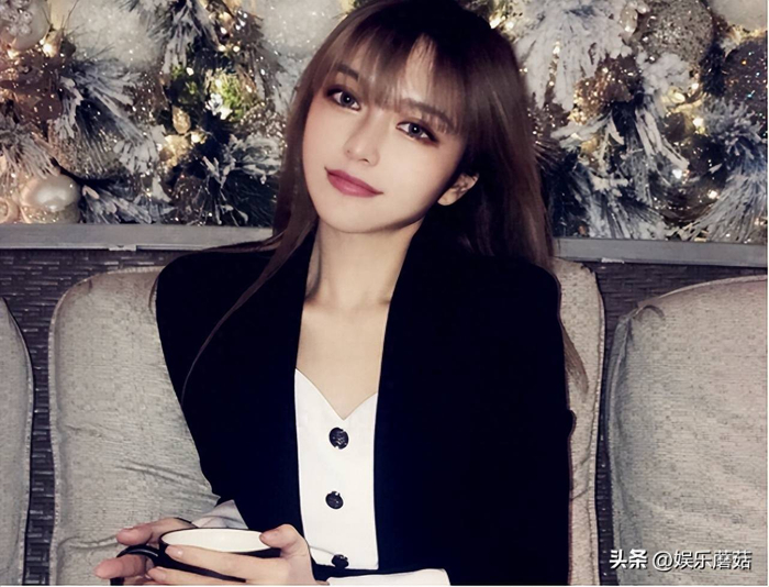 无论如何，我们都希望周扬青能够快乐和健康地生活。这场喜剧之夜，虽然有些意外，但也让我们看到了明星们真实的一面。让我们一起期待未来更多精彩的瞬间吧！